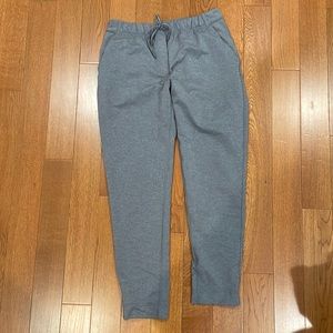 Lululemon size 4 joggers